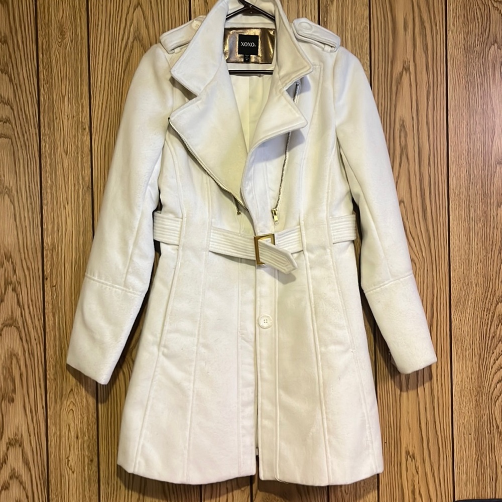 Xoxo White Coat